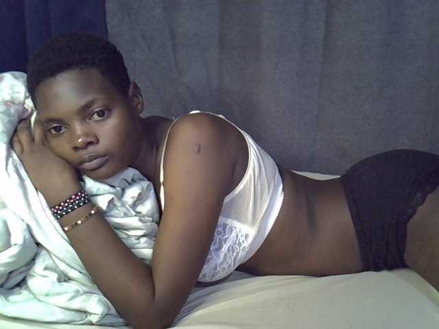 Slender-kerry live cam on BongaCams