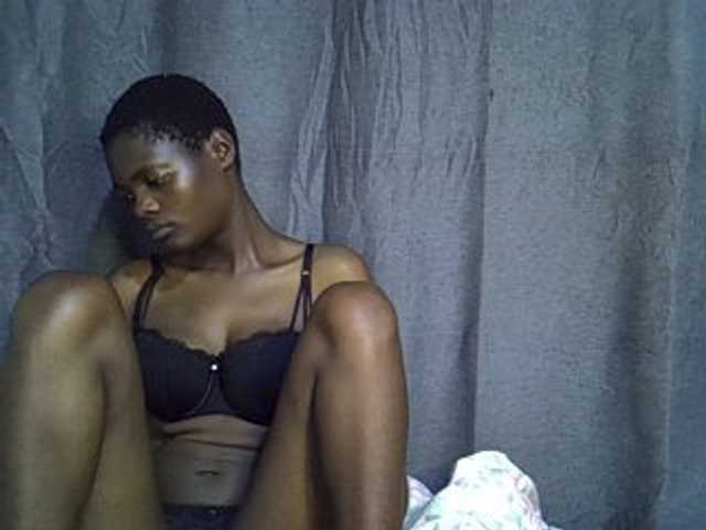 Slender-kerry live cam on BongaCams