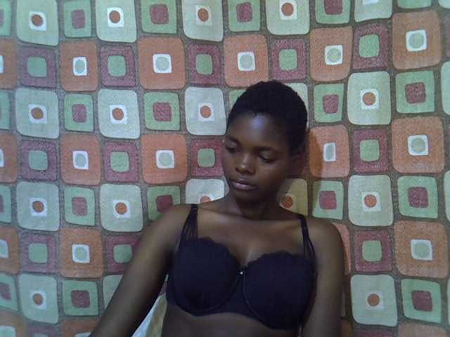 Slender-kerry live cam on BongaCams