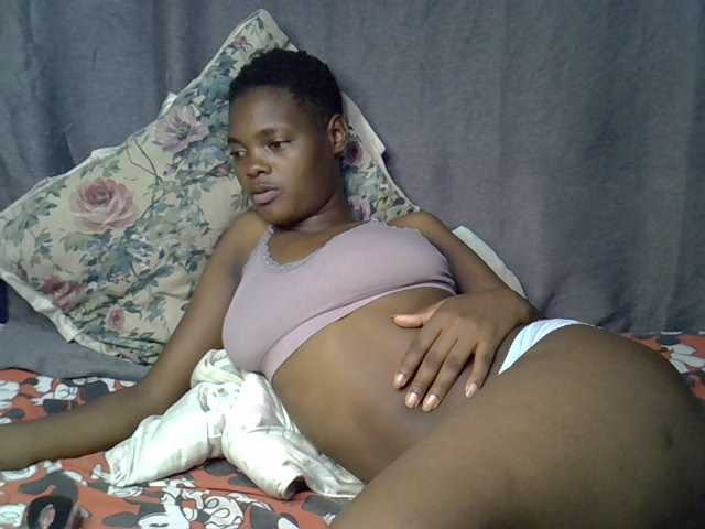 Slender-kerry live cam on BongaCams