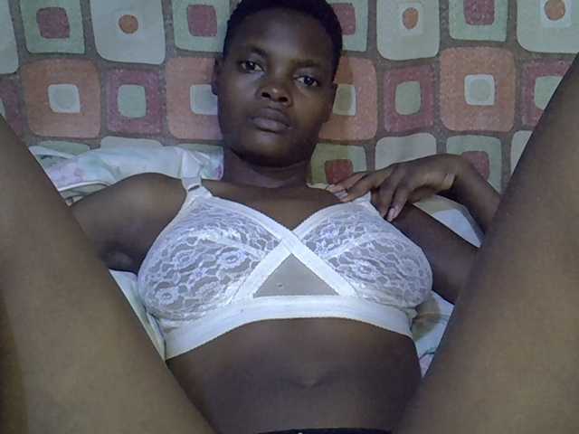 Slender-kerry live cam on BongaCams