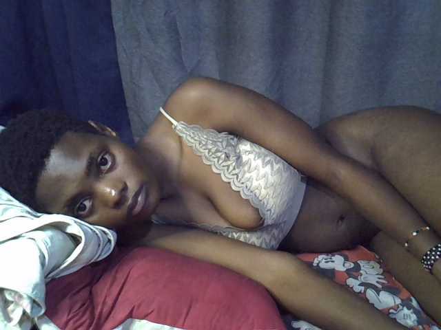 Slender-kerry live cam on BongaCams