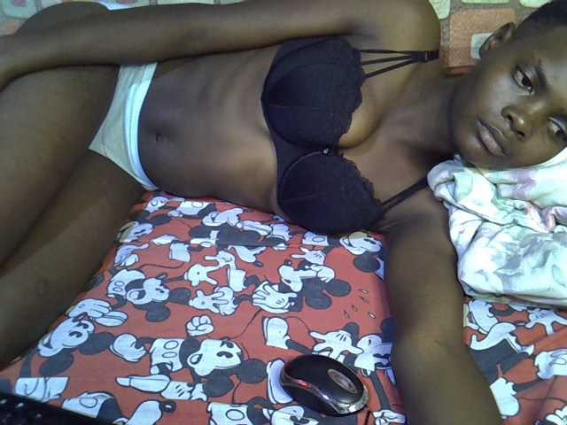 Slender-kerry live cam on BongaCams