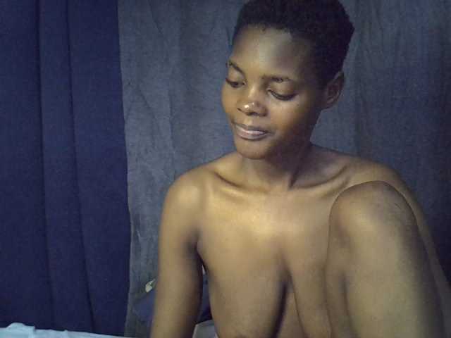 Slender-kerry live cam on BongaCams