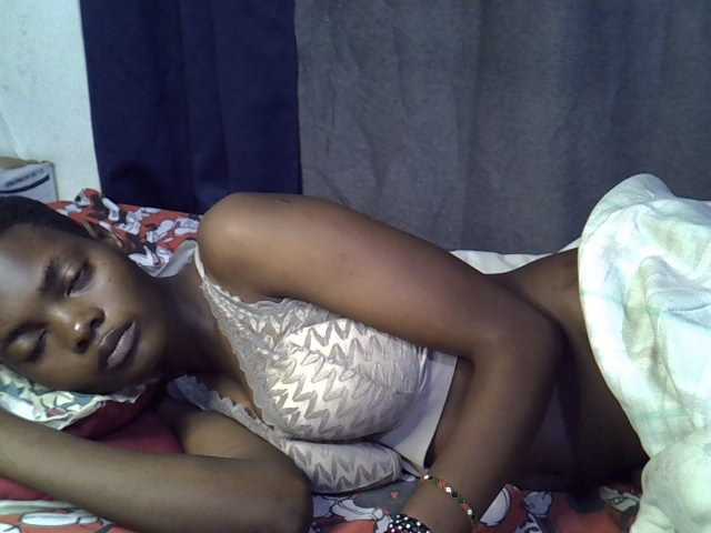 Slender-kerry live cam on BongaCams