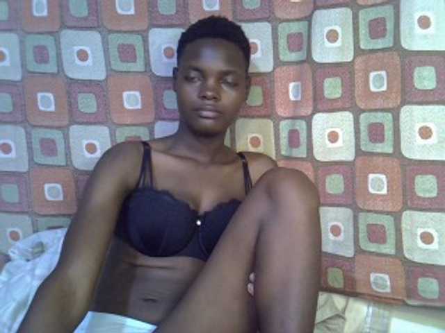 Slender-kerry live cam on BongaCams