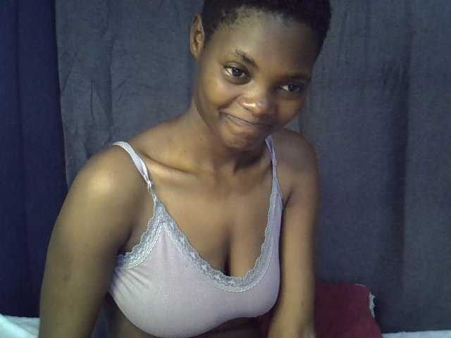Slender-kerry live cam on BongaCams