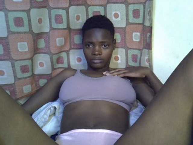 Slender-kerry live cam on BongaCams