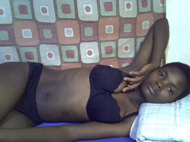 Slender-kerry live cam on BongaCams