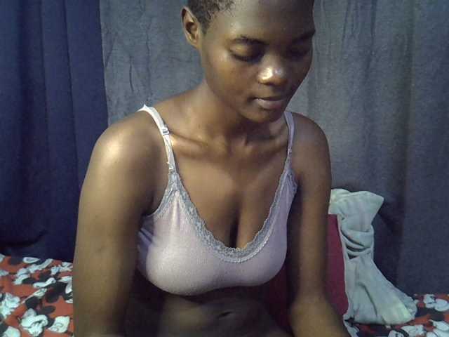 Slender-kerry live cam on BongaCams