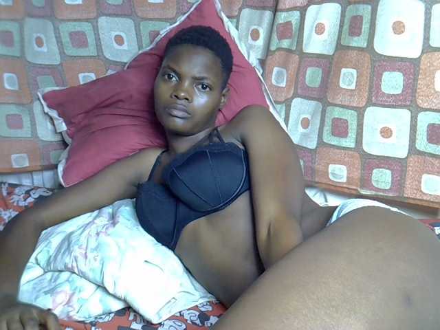 Slender-kerry live cam on BongaCams