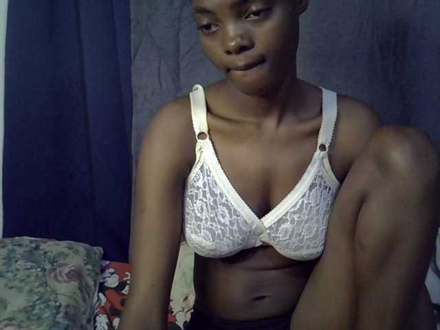 Slender-kerry live cam on BongaCams