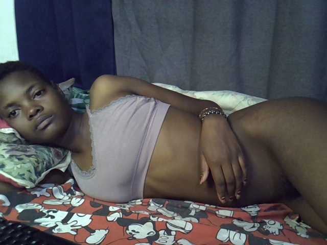Slender-kerry live cam on BongaCams