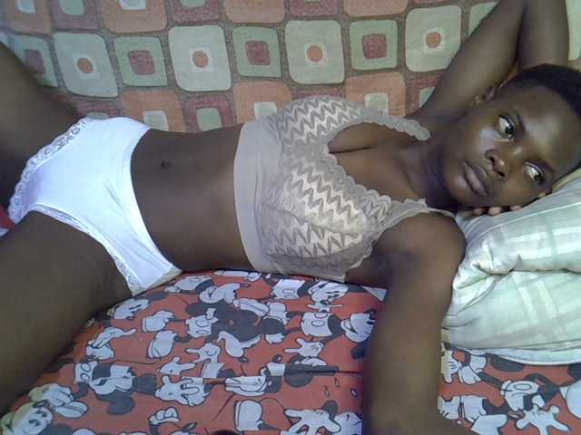 Slender-kerry live cam on BongaCams