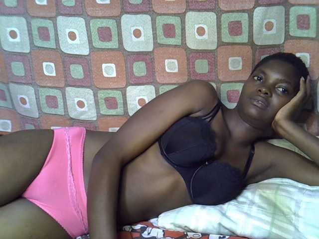 Slender-kerry live cam on BongaCams