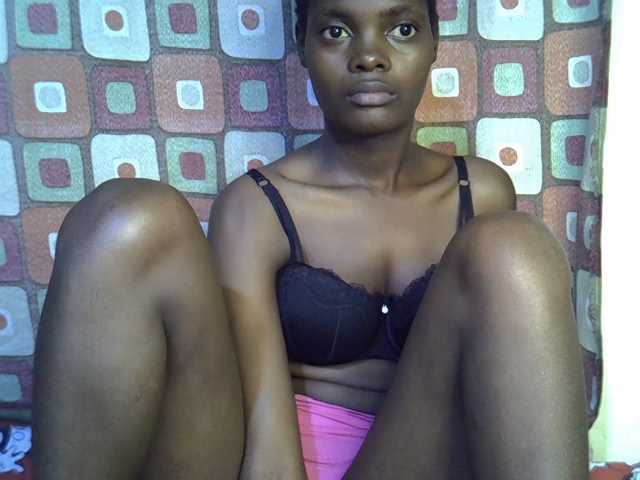 Slender-kerry live cam on BongaCams