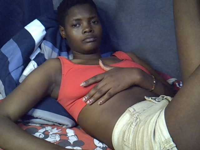 Slender-kerry live cam on BongaCams