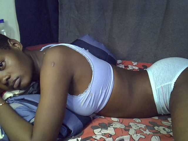 Slender-kerry live cam on BongaCams