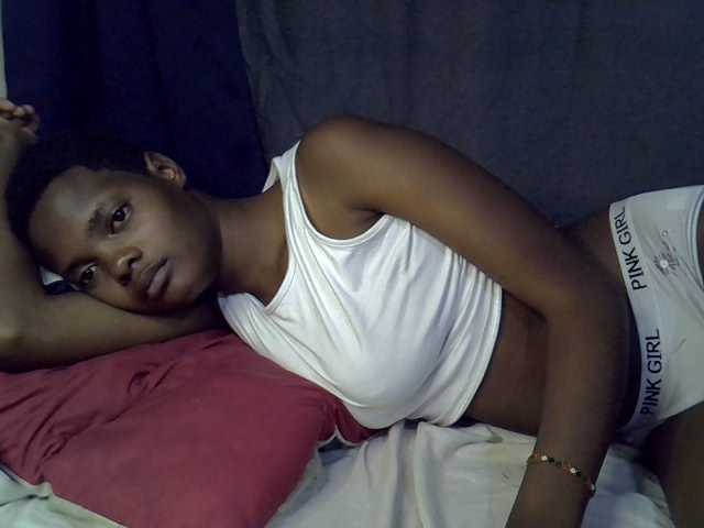 Slender-kerry live cam on BongaCams