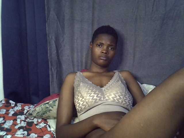 Slender-kerry live cam on BongaCams