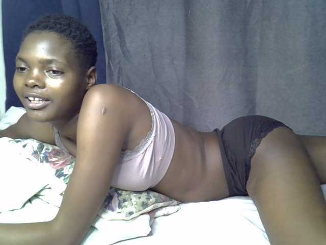 Slender-kerry live cam on BongaCams