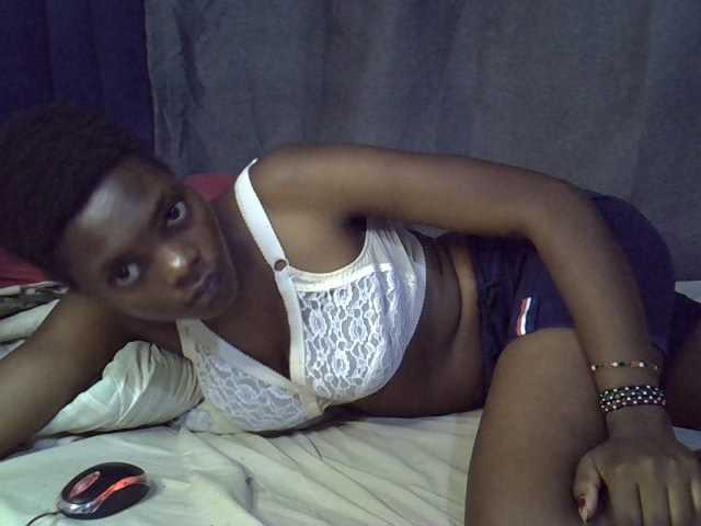 Slender-kerry live cam on BongaCams