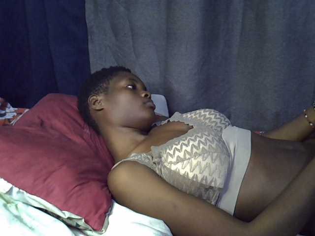Slender-kerry live cam on BongaCams