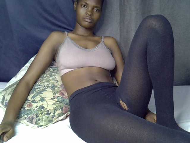 Slender-kerry live cam on BongaCams