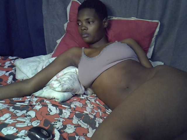 Slender-kerry live cam on BongaCams