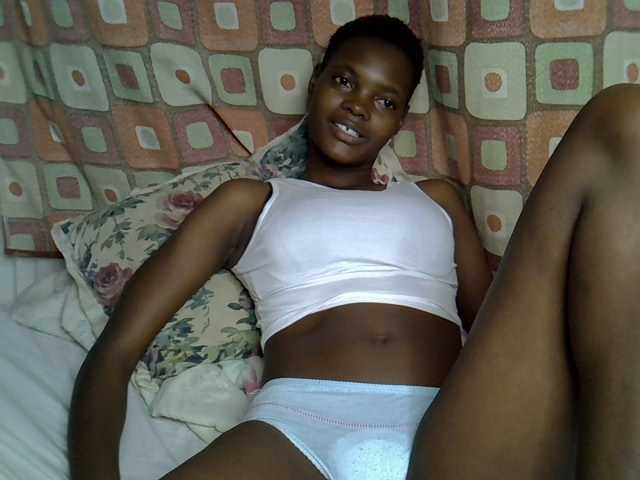 Slender-kerry live cam on BongaCams
