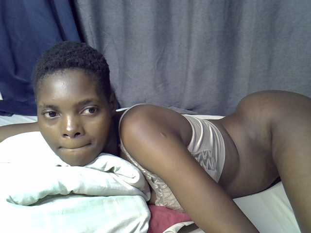 Slender-kerry live cam on BongaCams