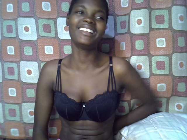 Slender-kerry live cam on BongaCams