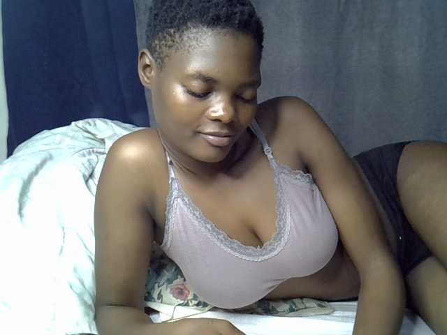 Slender-kerry live cam on BongaCams