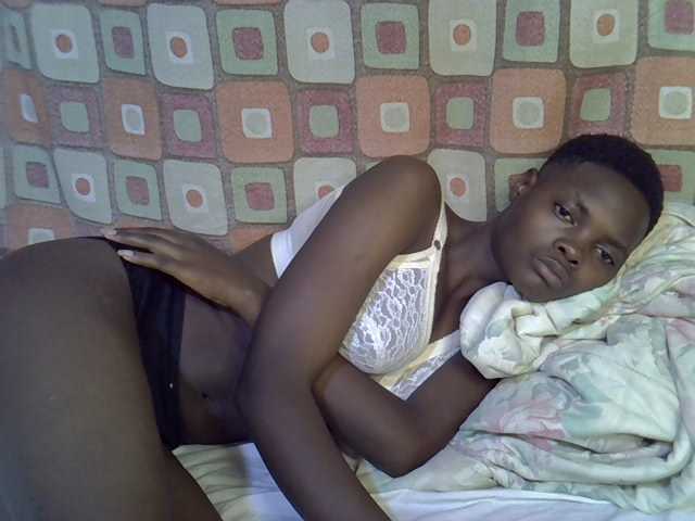 Slender-kerry live cam on BongaCams