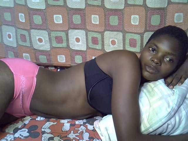 Slender-kerry live cam on BongaCams