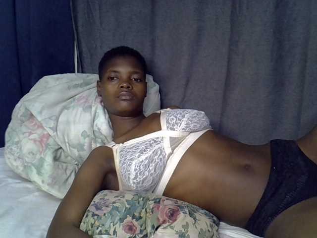 Slender-kerry live cam on BongaCams