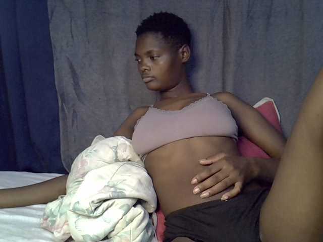 Slender-kerry live cam on BongaCams