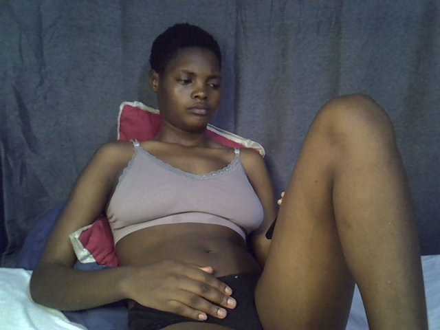 Slender-kerry live cam on BongaCams