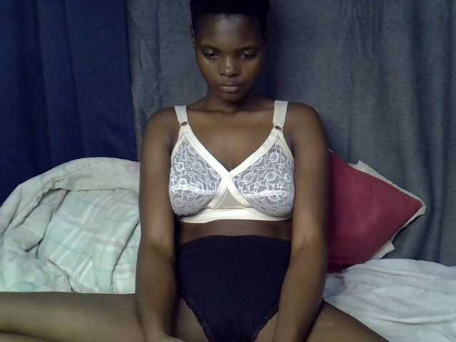 Slender-kerry live cam on BongaCams