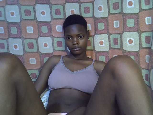 Slender-kerry live cam on BongaCams