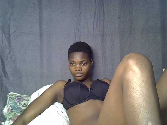 Slender-kerry live cam on BongaCams