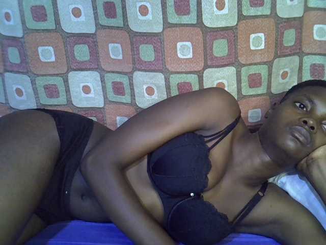 Slender-kerry live cam on BongaCams