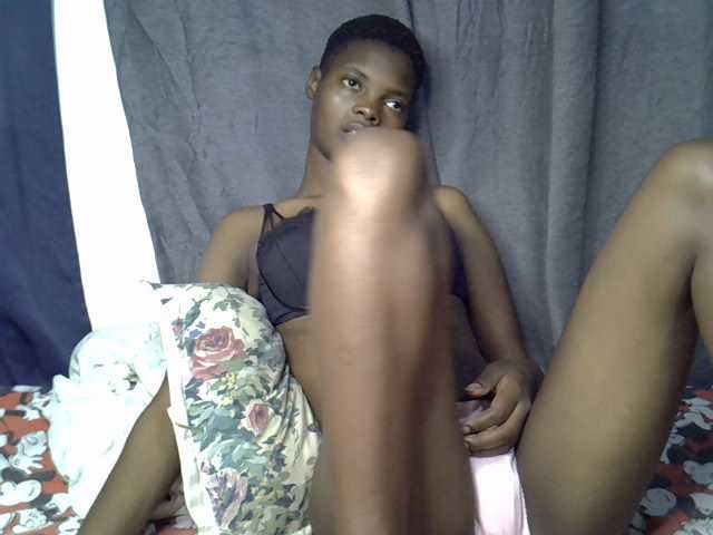 Slender-kerry live cam on BongaCams