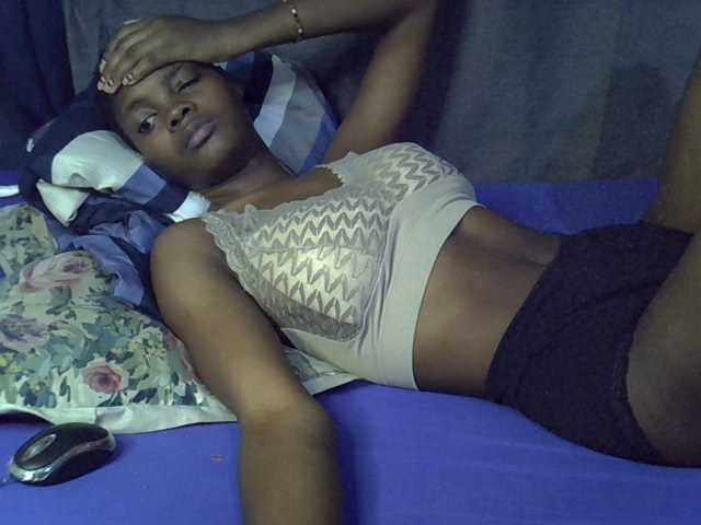 Slender-kerry, en vivo ahora en BongaCams