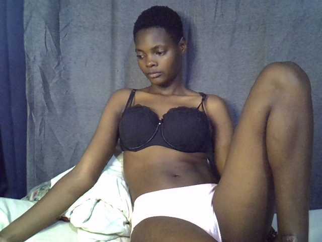 Slender-kerry live cam on BongaCams