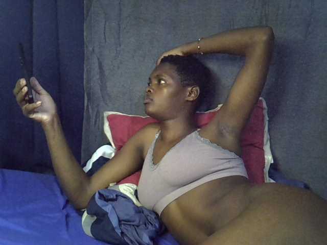 Slender-kerry live cam on BongaCams