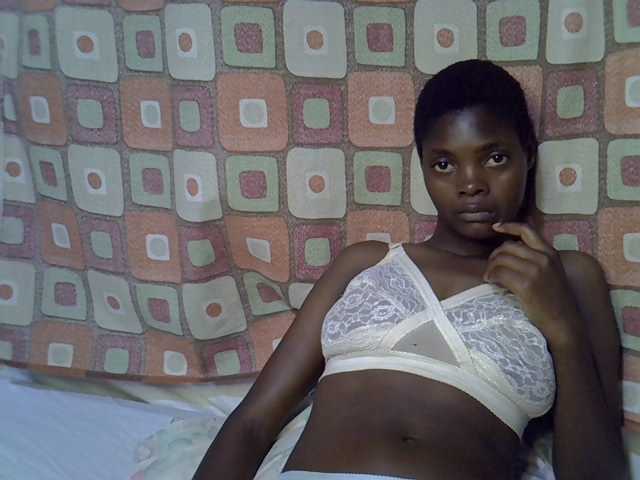 Slender-kerry live cam on BongaCams