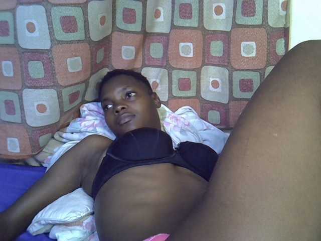 Slender-kerry live cam on BongaCams