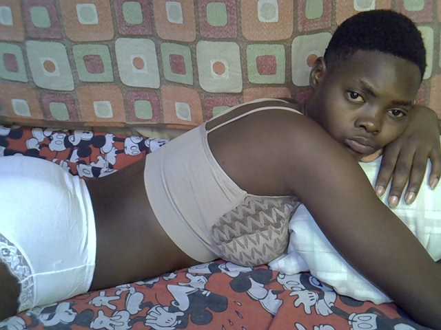 Slender-kerry live cam on BongaCams