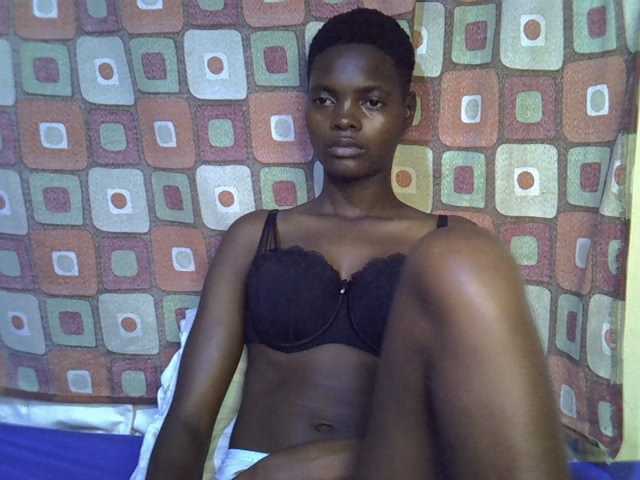 Slender-kerry live cam on BongaCams